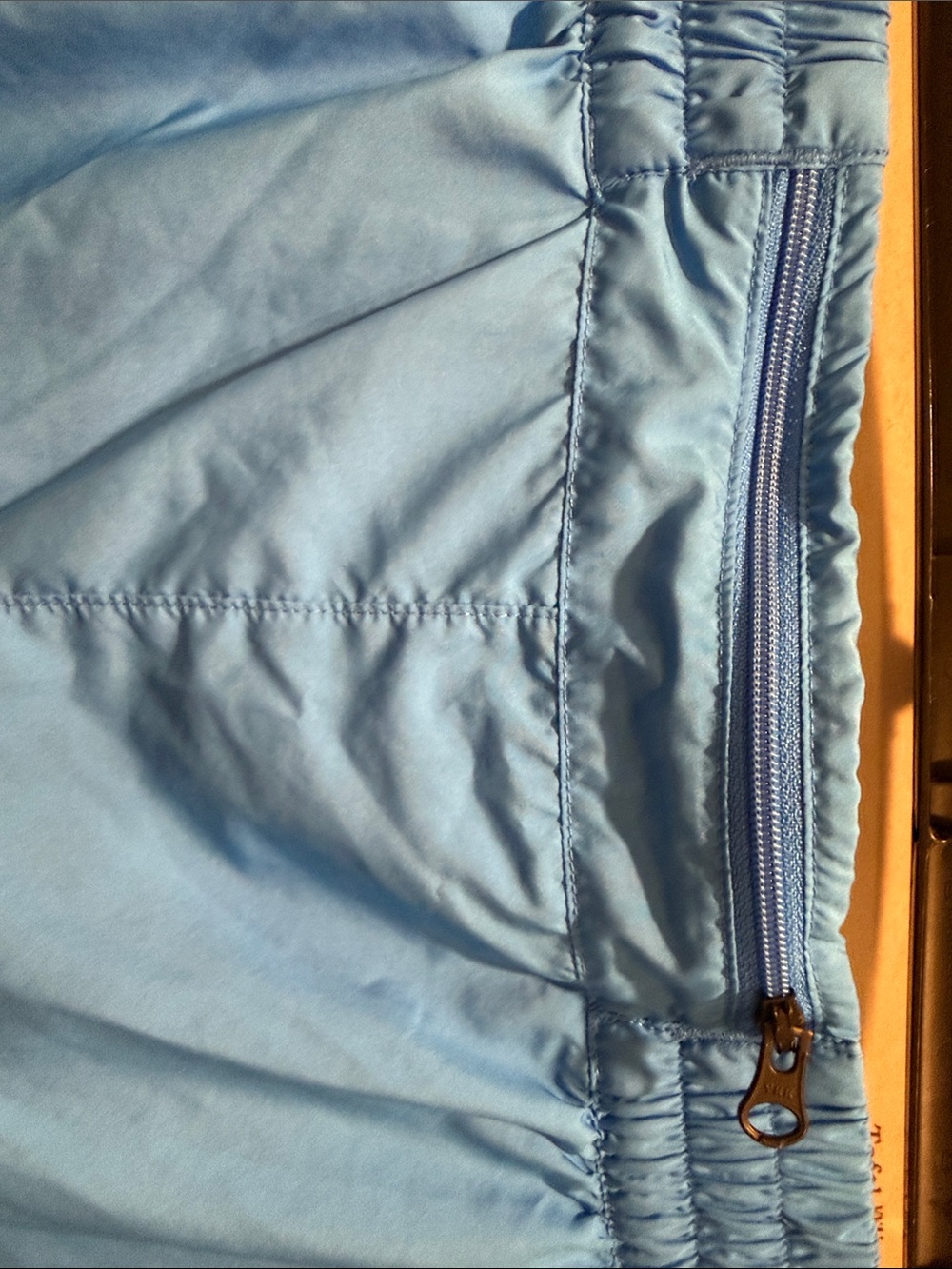 The North Face women’s Bright Blue Athletic Shorts - Picture 4 of 5